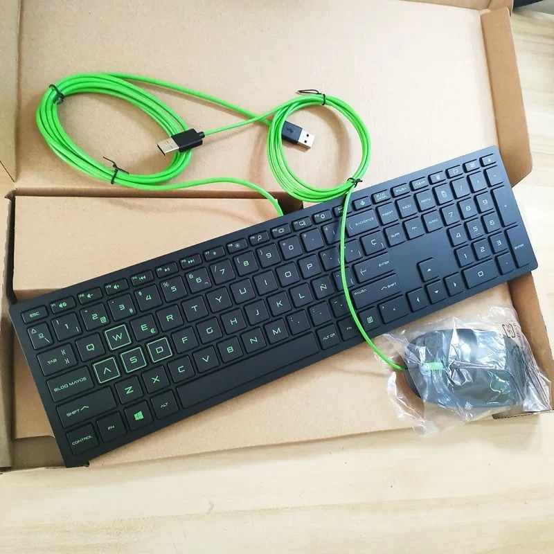 Home Office Layout - İspanyolca düzenlemeli USB kablolu klavye ve
