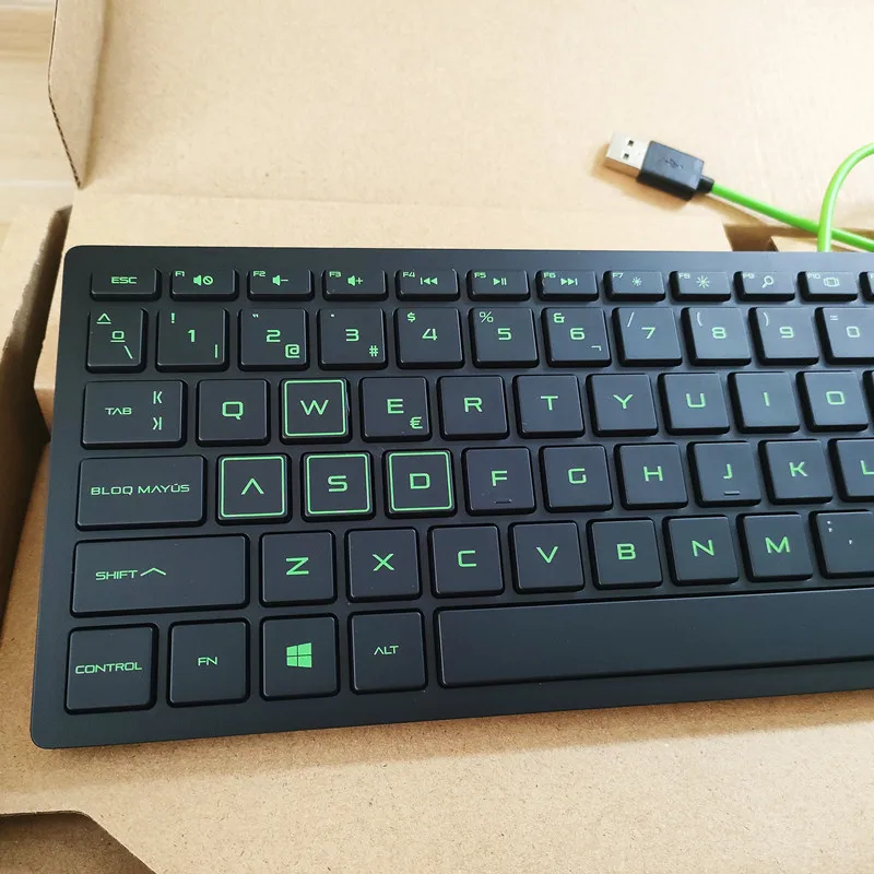 İspanyolca düzenlemeli USB kab - Home Office Layout incelemesi ve fiyatı